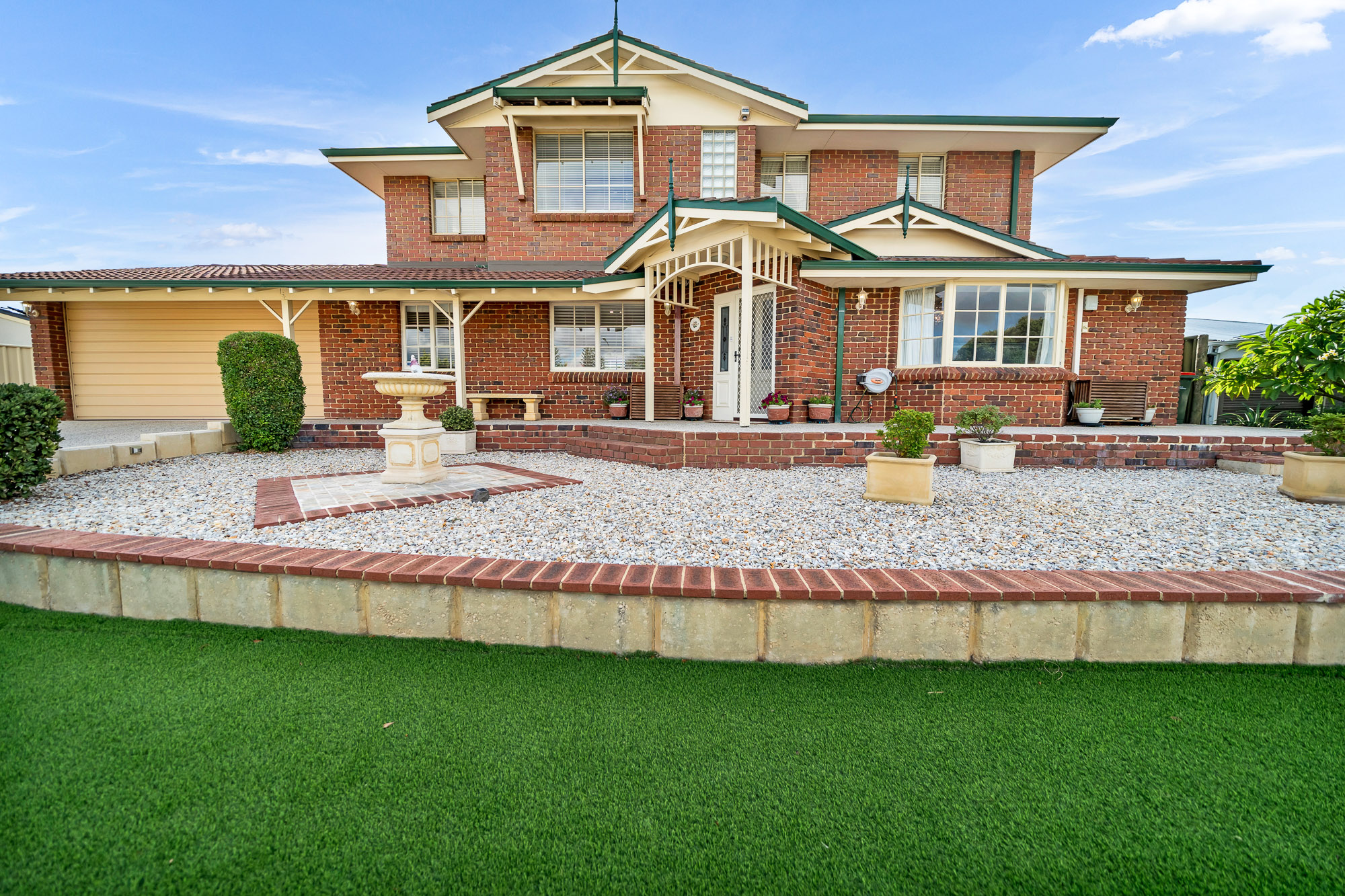 10 CROWTHER ELBOW, OCEAN REEF WA 6027
